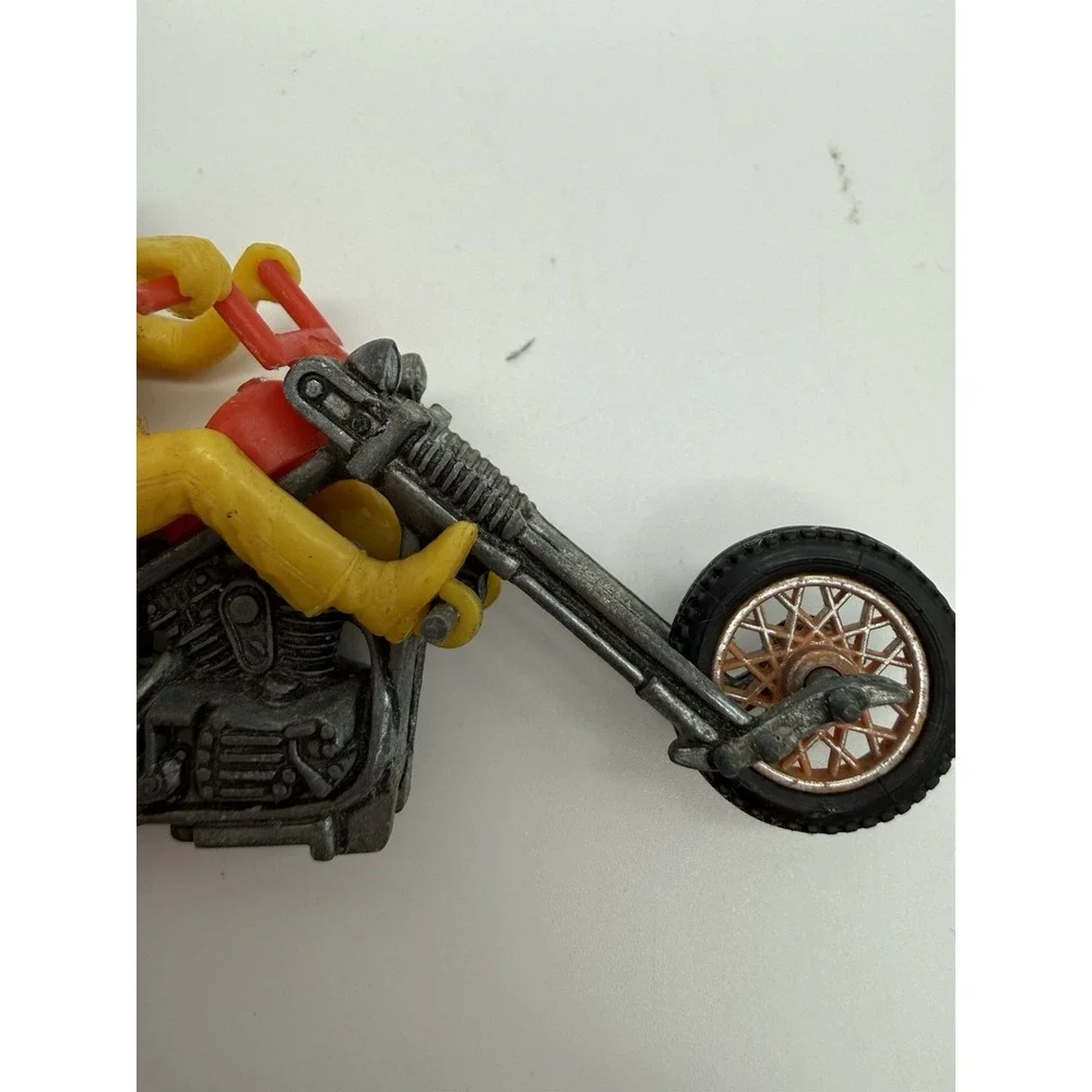 Hot Wheels Rrrumblers Mean Machine‎ Red/ Black W/ Yellow Rider w/Hat 1971